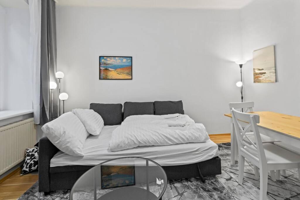 Modern Apartment Close To Center - 2Br Wenen Buitenkant foto