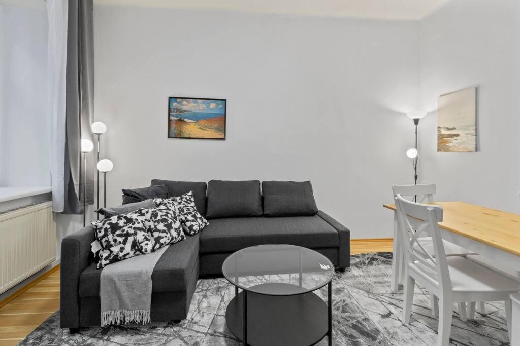 Modern Apartment Close To Center - 2Br Wenen Buitenkant foto