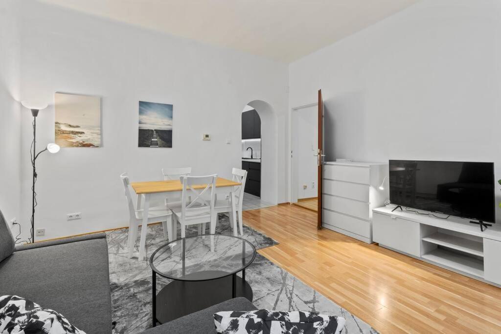 Modern Apartment Close To Center - 2Br Wenen Buitenkant foto