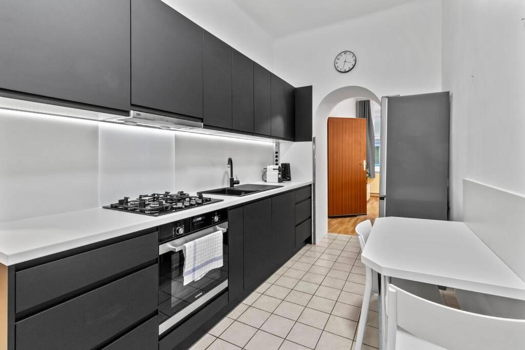 Modern Apartment Close To Center - 2Br Wenen Buitenkant foto