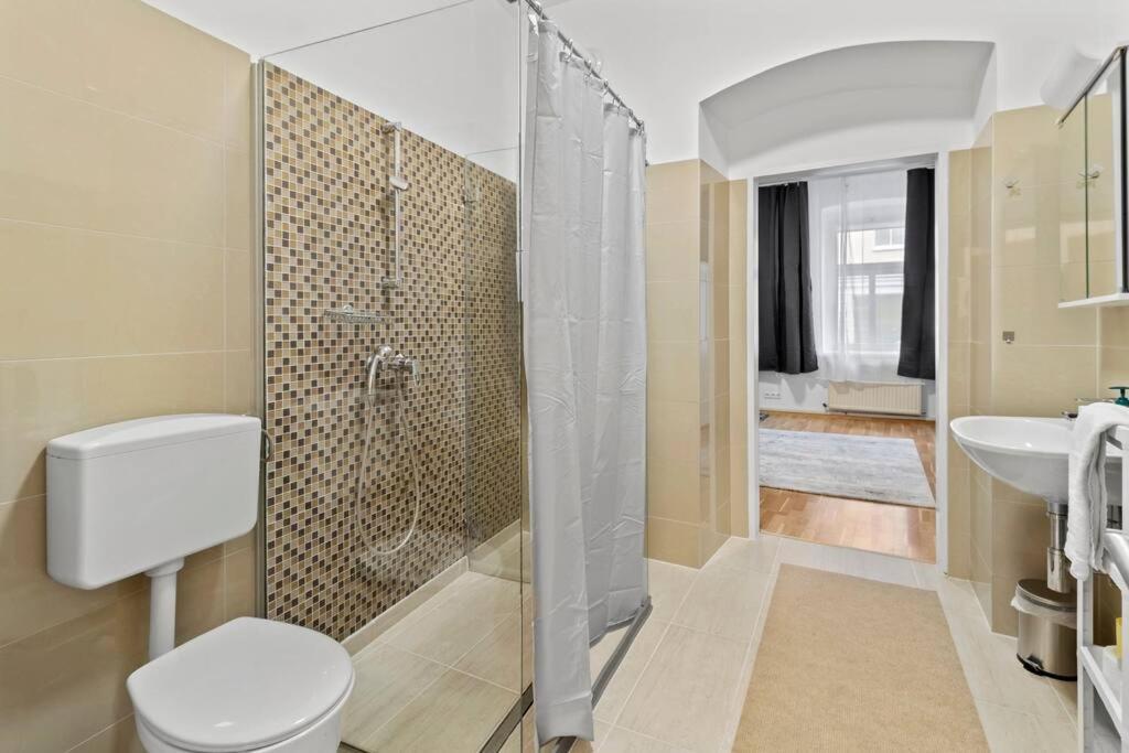 Modern Apartment Close To Center - 2Br Wenen Buitenkant foto